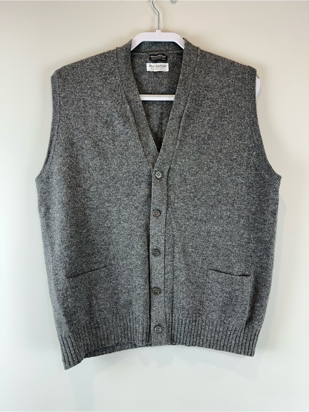 Brooks Brothers Gray 100% Lambswool Made in Scotland Button Up Sweater Vest 44